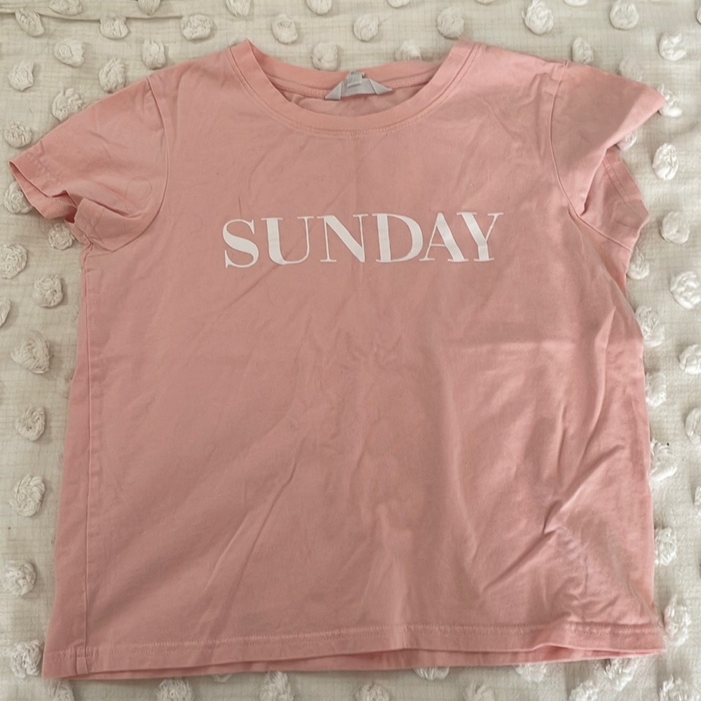 Bb Dakota size small t shirt